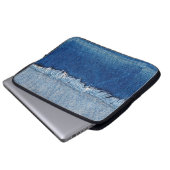 Denim Jeans Hintergrund. Denim-Rippstoff mit b Laptopschutzhülle (Vorne Knopf)
