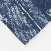 Denim Material in einem Patchwork-Taschenmuster. Fleecedecke (Ecke)