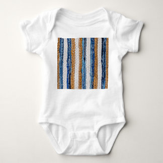 Denim Patchwork: gerecycelt Jeans Teppich. Baby Strampler