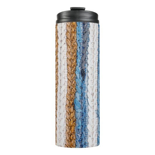 Denim Patchwork: gerecycelt Jeans Teppich. Thermosbecher (Vorderseite)