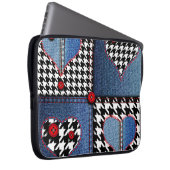 Denim Patchwork: Nahtloses Stoffmuster Laptopschutzhülle (Vorne Rechts)