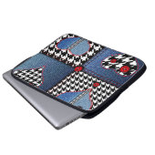 Denim Patchwork: Nahtloses Stoffmuster Laptopschutzhülle (Vorne Knopf)