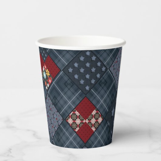 Denim Patchwork, Patchwork, Textilien, blaues Must Pappbecher (Rückseite)