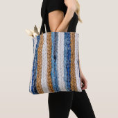 Denim-Patchwork: Teppich aus recycelten Jeans. Tasche (Von Nahem)