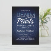 Denim Pearls Couple Polterabend Moderne Rustikal Einladung (Stehend Vorderseite)