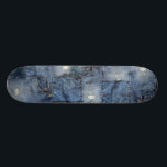 Denim Skateboard<br><div class="desc">Denim-Skateboard - bequem und defekt herein gerade wie Ihre LieblingsJeans. Ein Patchworkentwurf des blauen Baumwollstoffs steckt, Risse, Löcher ein und verblaßt.</div>