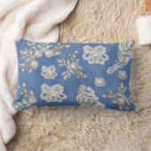 Denim Textured Lace und Pearls Lendenkissen (Decke)