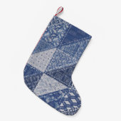 Denim Triangle Patchwork Vintage Textur. Kleiner Weihnachtsstrumpf (Vorderansicht (hängend))