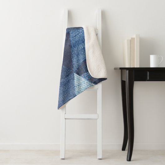 Denim Urban: Distressed Striped Patchwork. Sherpadecke (Beispiel)