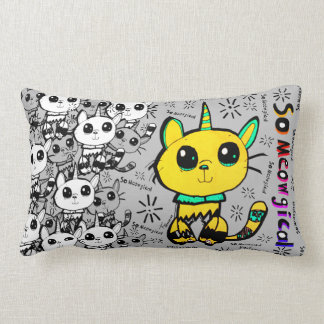 Denken Olive ・ So Meowgical Cat Pillow von Theater Lendenkissen