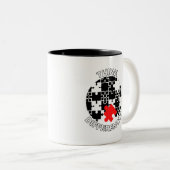 Denken Sie 7 b anders Zweifarbige Tasse (VorderseiteRechts)