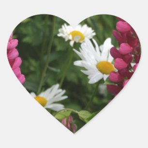 Denken Sie an Blumenblüten Herz-Aufkleber