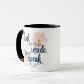 Denken Sie an die lustige hübsche Tasse im Inneren (Vorderseite Links)