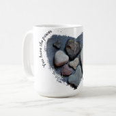 Denken Sie an Ihre Liebe Rocks-Heart Shaped Rocks Kaffeetasse (Vorderseite Links)
