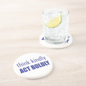 Denken Sie an Kindly, handeln Sie Bolly Getränkeuntersetzer (Seite)