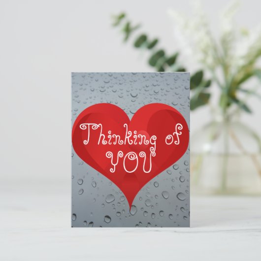 Denken Sie an Sie, Wassertropfen Fenster Regen rot Postkarte (Stehend Vorderseite)