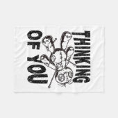 Denken Sie an Voodoo Doll Funny Halloween 2024 Fleecedecke (Vorderseite (Horizontal))