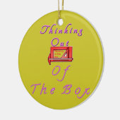 Denken Sie aus der Schachtel. Keramikornament (Links)
