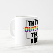 Denken Sie außerhalb der Box LGBTQIA+ Pride Tasse (Vorderseite Links)