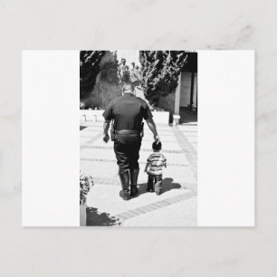 Denken Sie daran, Polizist zu betreuen Postkarte