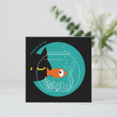 DENKEN SIE - Funny Black Cat & Fish Card Einladung (Stehend Vorderseite)