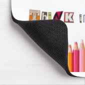 denken Sie in der Farbe Mousepad (Ecke)