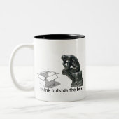 Denken Sie nach außen - eine MisterP-Tasse Zweifarbige Tasse (Links)