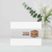 Denken Sie nach draußen Postkarte (Stehend Vorderseite)