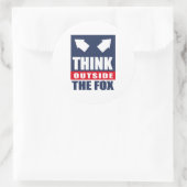 Denken Sie über den Fuchs hinaus Runder Aufkleber (Tasche)
