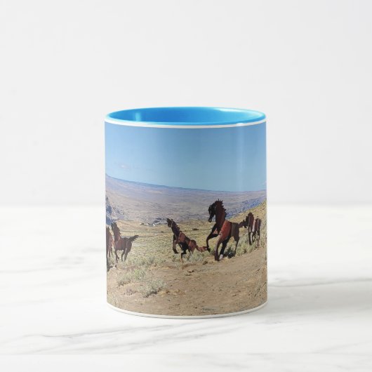 Denkmal für Wilde Pferde Tasse (Zentrum)