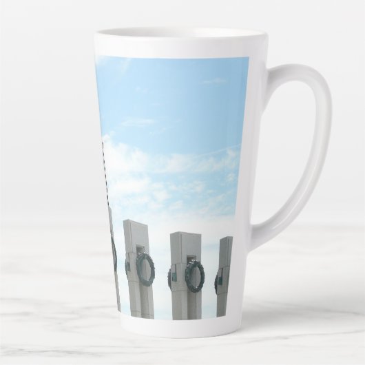 Denkmal von Washington und Gedenkstätte des Zweite Milchtasse (Rechts)