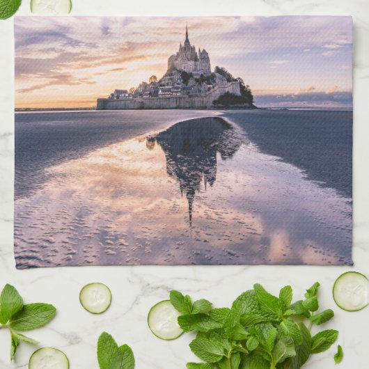 Denkmäler | Mont Saint-Michel, Normandie Frankreic Geschirrtuch (Gefaltet)