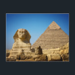 Denkmäler | Sphinx & Pyramide Ägyptens Postkarte<br><div class="desc">Dieses phantastische Getty Images Foto bietet die Große Sphinx von Gizeh und die Pyramide von Ghafre.</div>