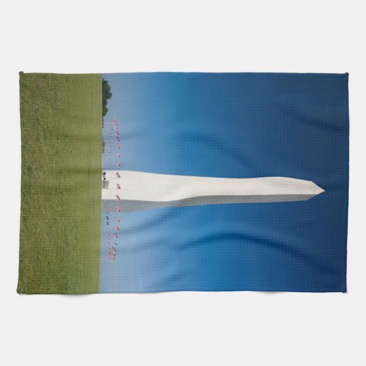 Denkmäler | Washington-Denkmal mit Flaggen Geschirrtuch (Horizontal)