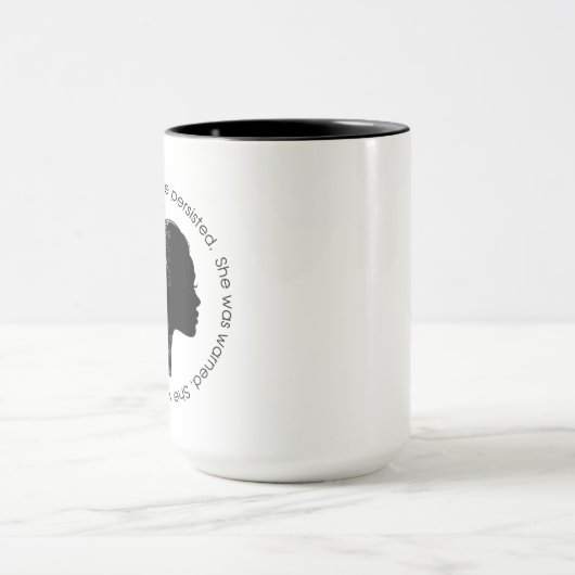 Dennoch bestand sie fort (Schwarzes) Tasse (Zentrum)