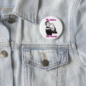 Dennoch bestand sie Rosie Nieteneinschläger-Knopf Button (Beispiel)