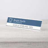 Dentist Tooth Logo Navy Blue Modern Office Schreibtischnamensplakette (Vorderseite )