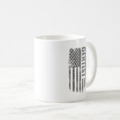 Dentist USA Flag Distressed design Mug Kaffeetasse (VorderseiteRechts)