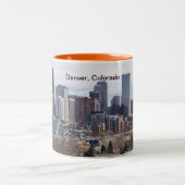 Denver, Colorado Skyline-Tasse Zweifarbige Tasse (Mittel)