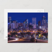 Denver Skyline bei Nacht - Colorado Postkarte (Vorne/Hinten)