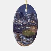 Denver-Stadt-Skyline und Coors Feld nachts Keramikornament (Rechts)