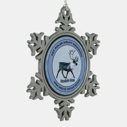 Der 1. Polar Airlift-Sqdn des Weihnachtsmanns - ge Schneeflocken Zinn-Ornament (Links)