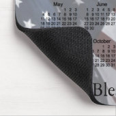 Der 2014 Kalender-Gott segnen Amerika Mousepad (Ecke)