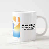 Der AAWA Aktivistenbecher Jumbo-Tasse (Rechts)