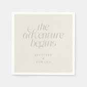 Der Abenteuer beginnt Greige moderne Typografie Serviette (Vorderseite)