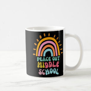 Der Abschluss der Mittelschule am letzten Tag des Kaffeetasse