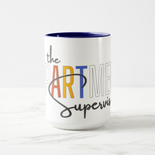 Der Abteilungsleiter, Kunstlehrer Tasse (Zentrum)