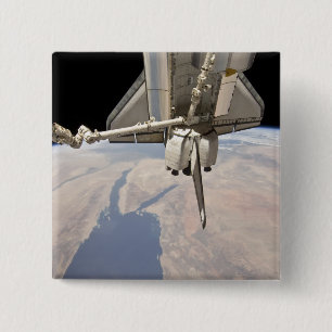 Der Achternabschnitt der angekoppelten Raumfähre Button