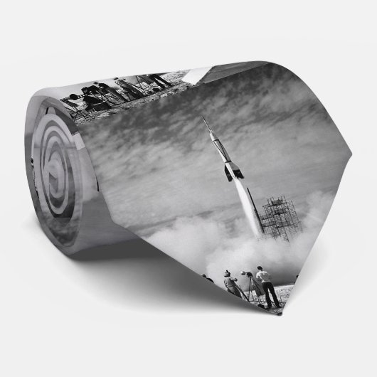Der allererste Raketenstart am Cape Canaveral Krawatte (Gerollt)