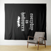 Der Alltag ist Halloween Wandteppich (Beispiel (Horizontal))